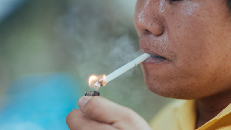Thuốc lá chứa nhiều chất gây ung thư làm tổn thương niêm mạc họng và amidan