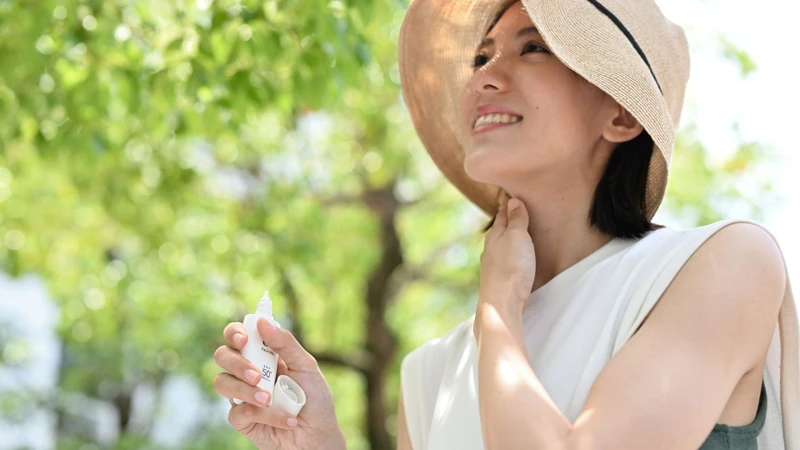 Sử dụng kem chống nắng giúp bảo vệ da