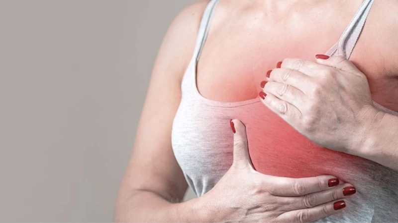 Thay đổi hình dạng và kích thước vú là dấu hiệu dễ nhận biết của ung thư vú
