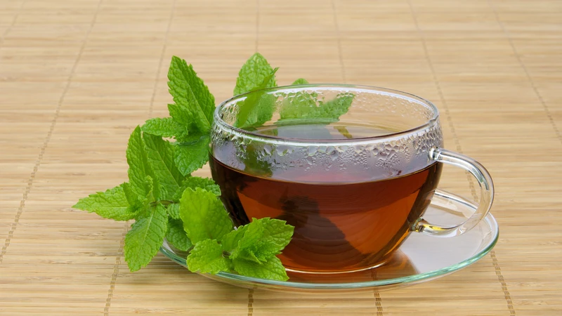 Trà bạc hà không trực tiếp gây buồn ngủ nhưng giúp cơ thể thư giãn, giảm căng thẳng