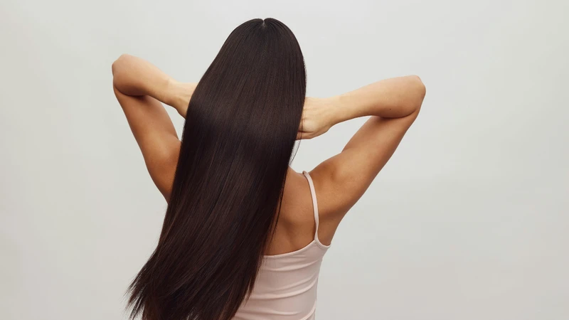 Uống hà thủ ô với đậu đen giúp giảm rụng tóc, làm chậm bạc tóc