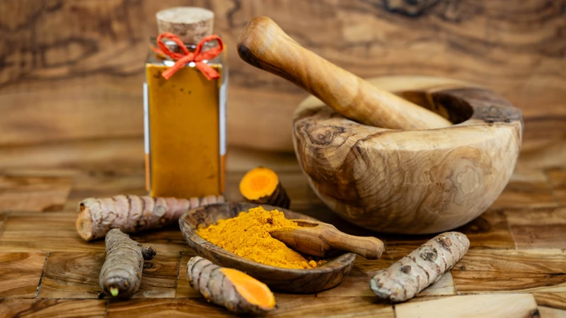 Pha chế đúng tỷ lệ và sử dụng nghệ mật ong hợp lý giúp đảm bảo an toàn khi dùng