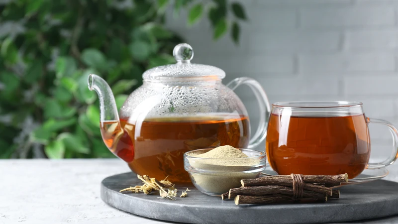Không nên uống nước cam thảo quá thường xuyên