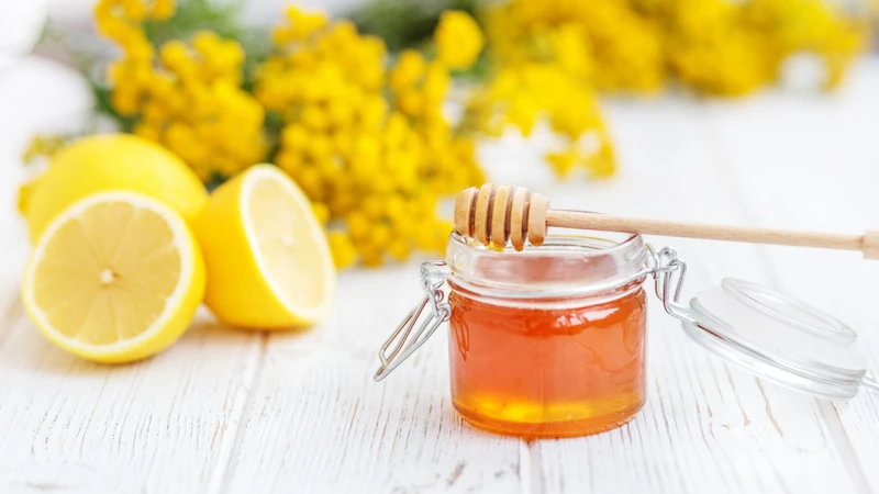 Thành phần nổi bật nhất của chanh là vitamin C, một chất tham gia vào quá trình oxy hóa chất béo