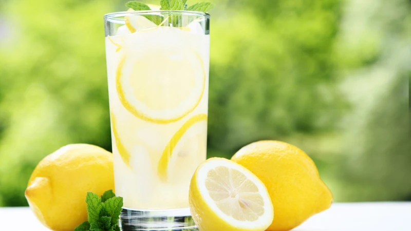 Uống nước chanh vào thời điểm nào là tốt nhất còn tùy cơ địa