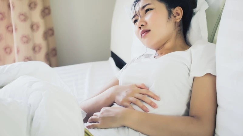 Xuất hiện triệu chứng bất thường khi uống ngải cứu cần ngừng dùng và đi khám ngay