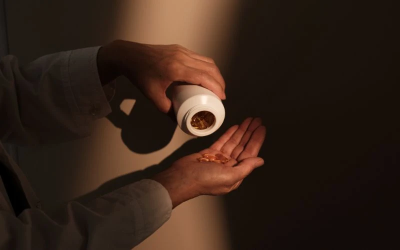 Uống thực phẩm chức năng có hại thận không là thắc mắc phổ biến của nhiều người