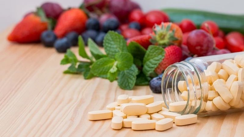Vitamin tổng hợp hỗ trợ cung cấp đầy đủ các dưỡng chất mà cơ thể còn thiếu