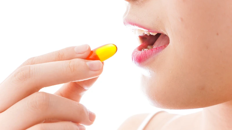 Uống vitamin tổng hợp sau bữa ăn