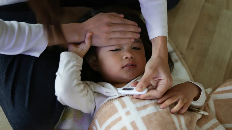 Sốt, rét run và cảm giác không khỏe là những phản ứng toàn thân có thể gặp sau khi tiêm