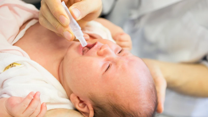 Cha mẹ nên tham khảo lịch uống vắc xin phù hợp để tránh bỏ lỡ các mốc tuổi quan trọng