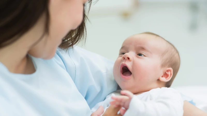 Theo dõi trẻ sau tiêm giúp phát hiện sớm các phản ứng bất thường