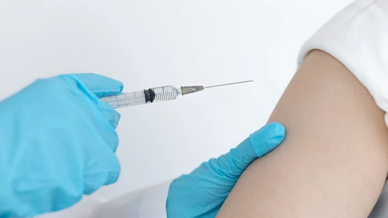 Mặc dù vắc xin thủy đậu an toàn và phù hợp với hầu hết mọi người