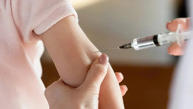 Vắc xin viêm màng não mô cầu nhóm B giá bao nhiêu? Những lưu ý khi tiêm  3