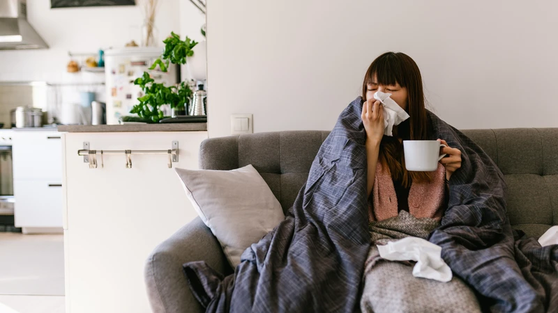Cảm lạnh thông thường là bệnh hô hấp thường gặp trong mùa mưa