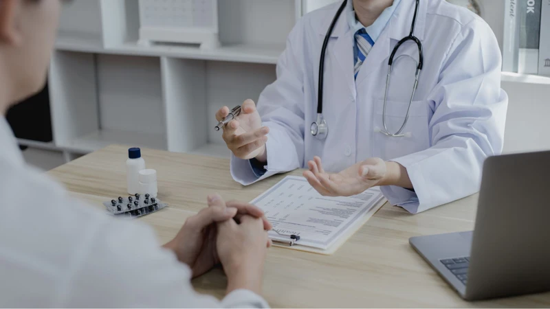 Tùy thuộc vào vị trí sỏi, bác sĩ sẽ lựa chọn phương pháp điều trị phù hợp