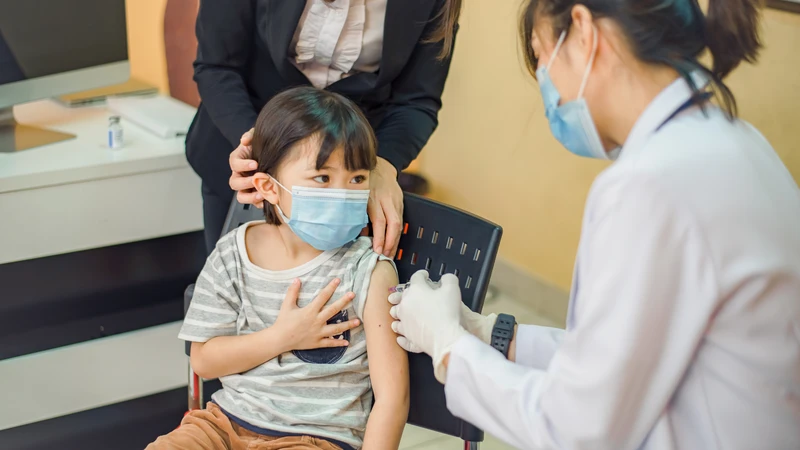 Tiêm vắc xin EV71 giúp giảm nguy cơ mắc bệnh và biến chứng thần kinh do virus này