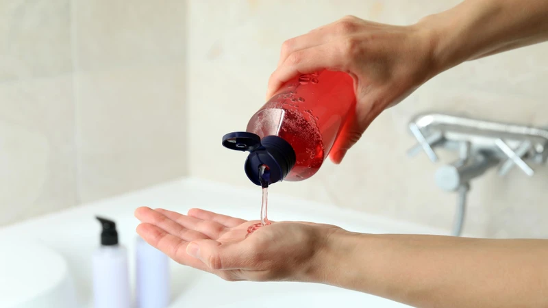Mẫn cảm với hương liệu, chất tẩy rửa là một trong những nguyên nhân khiến mẹ bầu gãi bụng