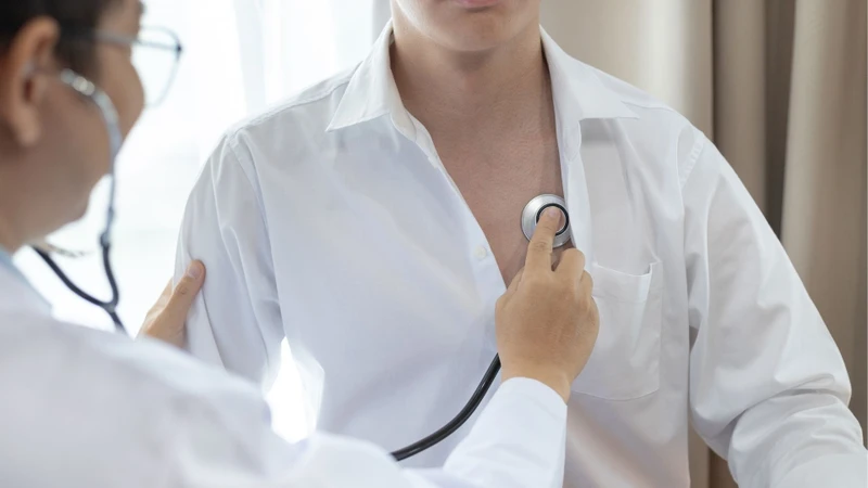 Nam giới cần đi khám khi các triệu chứng ở bao quy đầu làm ảnh hưởng đến sinh hoạt