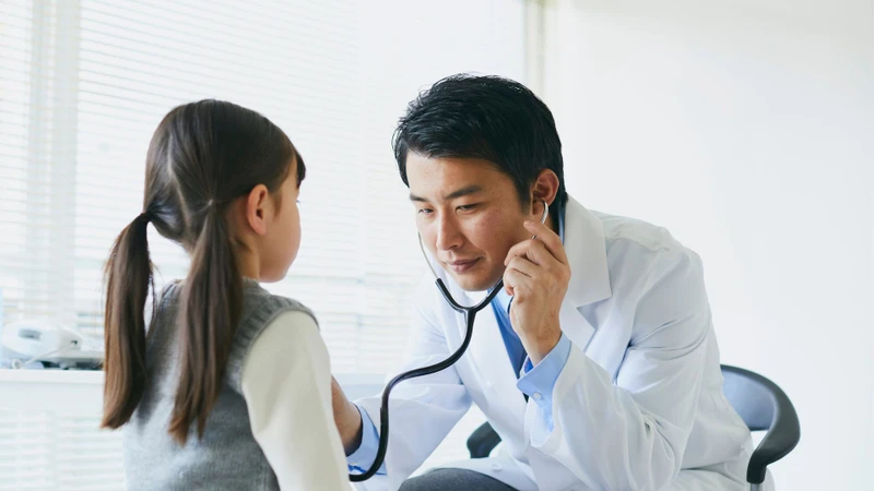 Cha mẹ nên đưa trẻ đi kiểm tra sớm khi xuất hiện dấu hiệu bất thường kéo dài