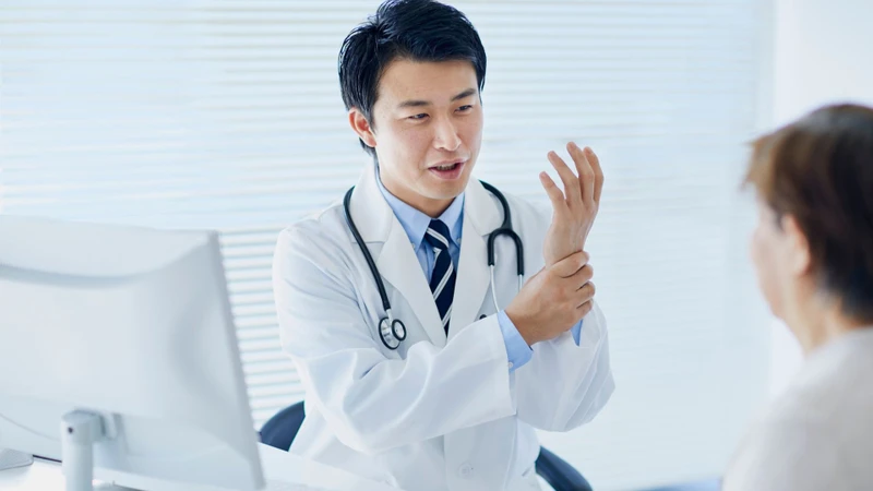 Hãy đến khám bác sĩ da liễu ngay khi có các triệu chứng nghi ngờ bệnh để được kiểm tra chính xác