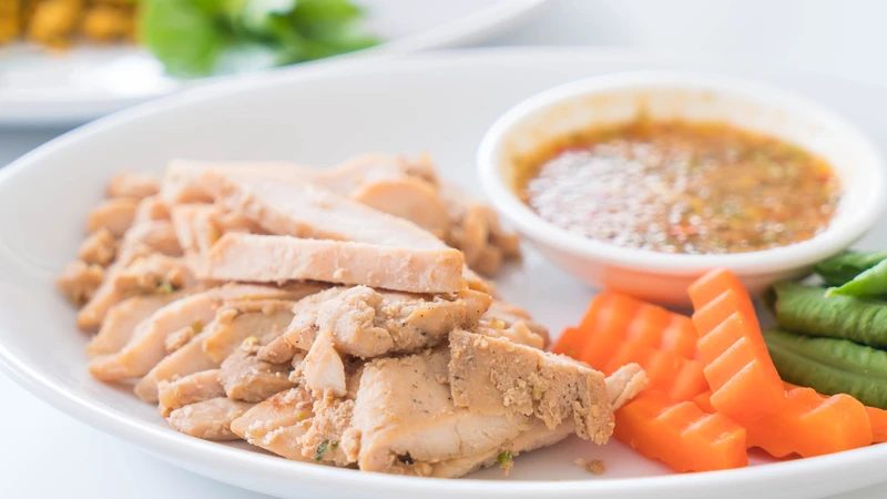 Chế độ ăn hợp lý giúp giảm triệu chứng, hỗ trợ phục hồi da và ngăn ngừa tái phát