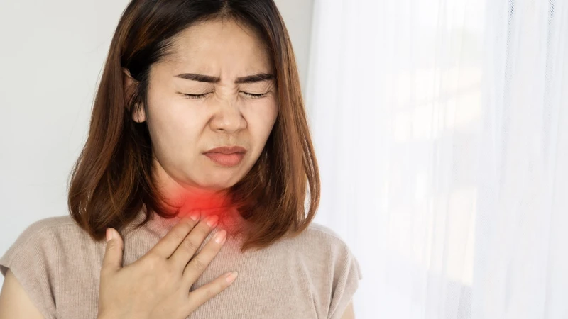 Đau họng kèm ho, sổ mũi có thể gợi ý nguyên nhân do virus