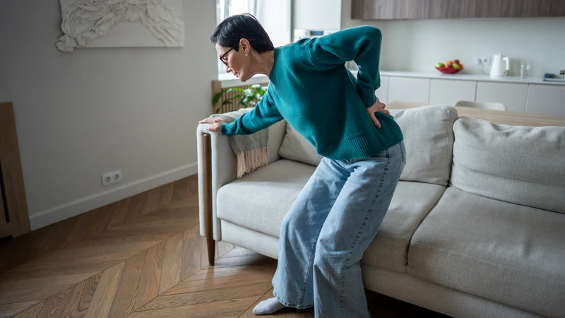 Phụ nữ lớn tuổi dễ mắc viêm khớp