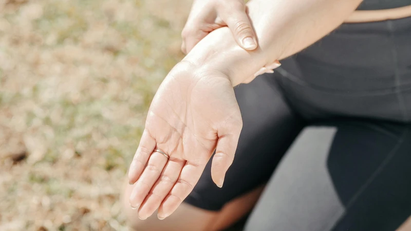 Thoái hóa khớp là một trong hai loại viêm khớp phổ biến nhất, gây đau và làm giảm khả năng vận động