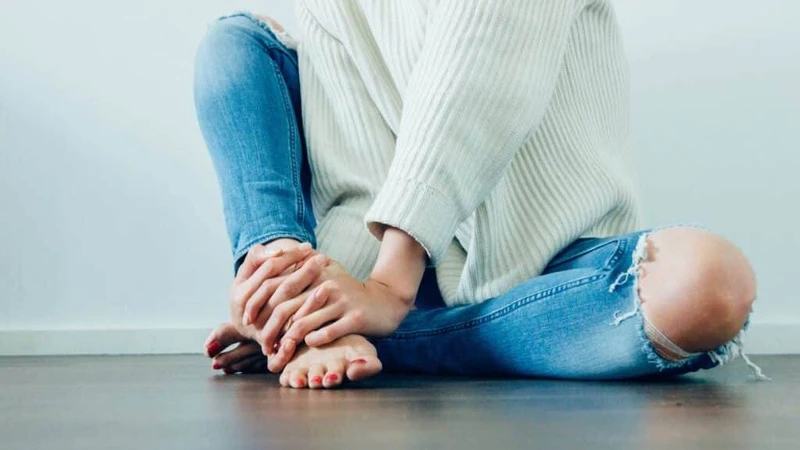 Viêm khớp dạng thấp, gout có thể dẫn tới tình trạng viêm khớp ở ngón chân cái