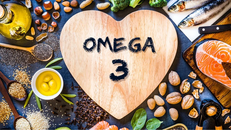 Viêm lộ tuyến tử cung nên ăn gì? Nên bổ sung cá béo và hạt giàu omega-3