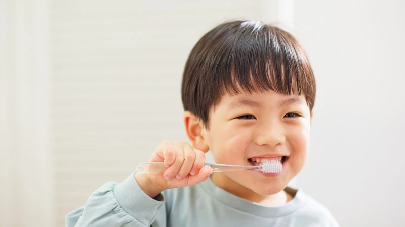 Vệ sinh răng miệng cho trẻ sạch sẽ giúp cải thiện tình trạng viêm lợi