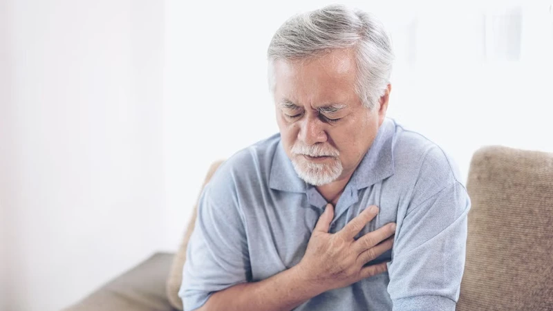 Người trên 65 tuổi có nguy cơ cao mắc bệnh viêm màng phổi