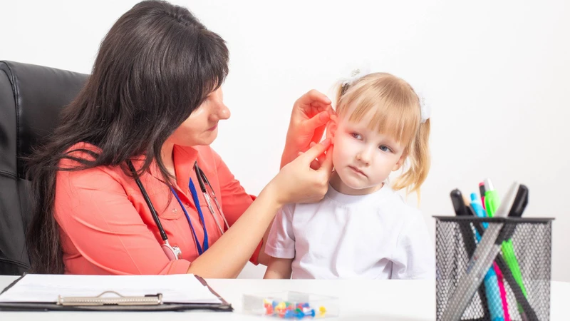 Viêm tai giữa có nguy hiểm không và phương pháp điều trị như thế nào? 2