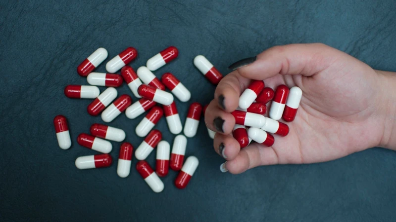 Lạm dụng thuốc NSAIDs có thể gây&nbsp;viêm teo niêm mạc dạ dày C2