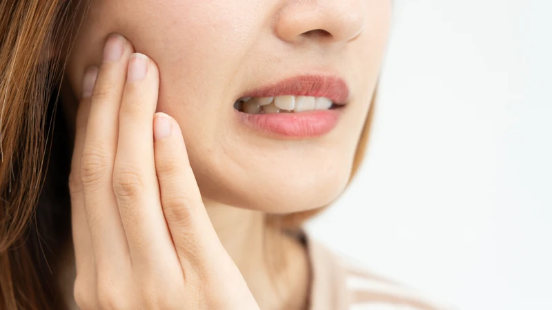 Vùng nướu quanh chân răng bị sưng tấy