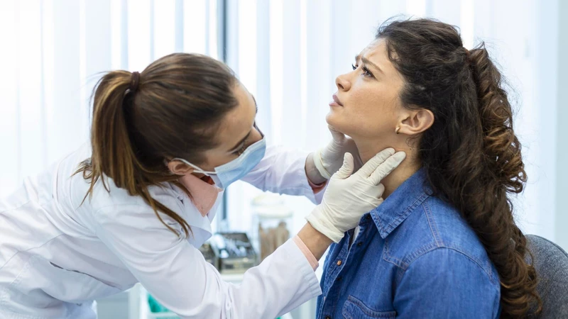 Bệnh nhân viêm tuyến giáp có phải mổ không?