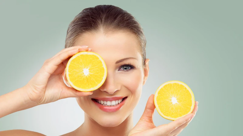 Vitamin C đóng vai trò quan trọng trong việc hình thành collagen