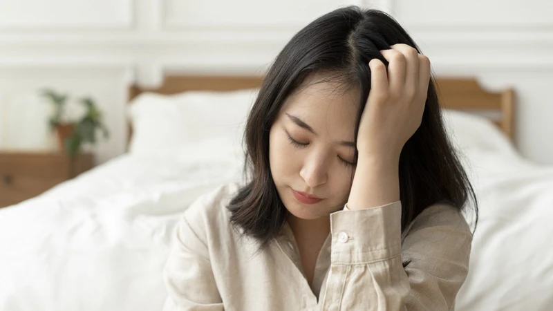 Thiếu vitamin D khiến cơ thể dễ mệt mỏi, uể oải, làm việc nhanh xuống sức mỗi ngày