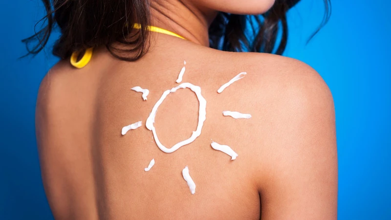 Bạn nên duy trì thói quen tiếp xúc với ánh nắng hợp lý để bổ sung vitamin cho cơ thể