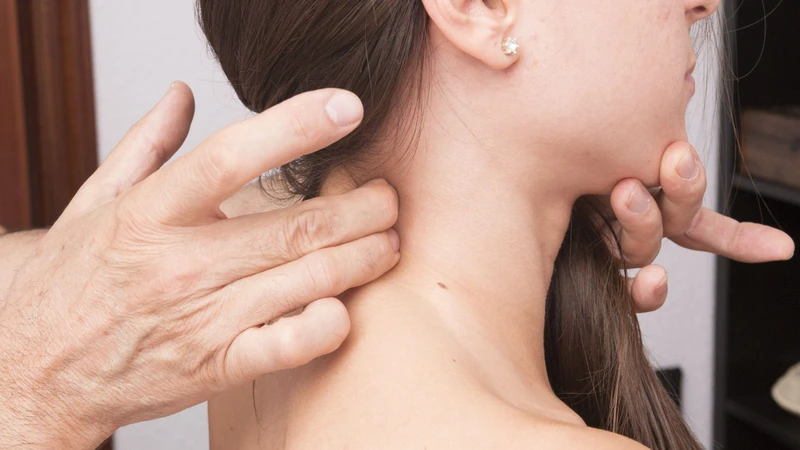 Vôi hóa dây chằng gáy là tình trạng các tinh thể canxi lắng đọng bất thường tại hệ thống dây chằng vùng cổ gáy