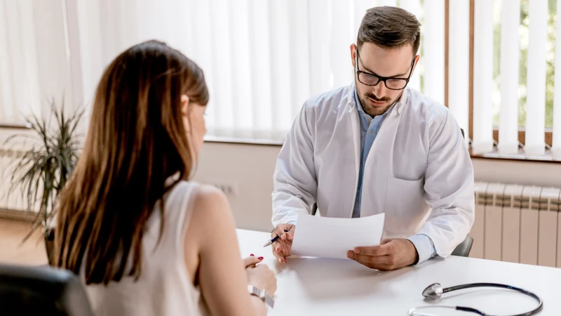 Người thực hiện xét nghiệm nên trao đổi với nhân viên y tế để được đánh giá và hướng dẫn phù hợp