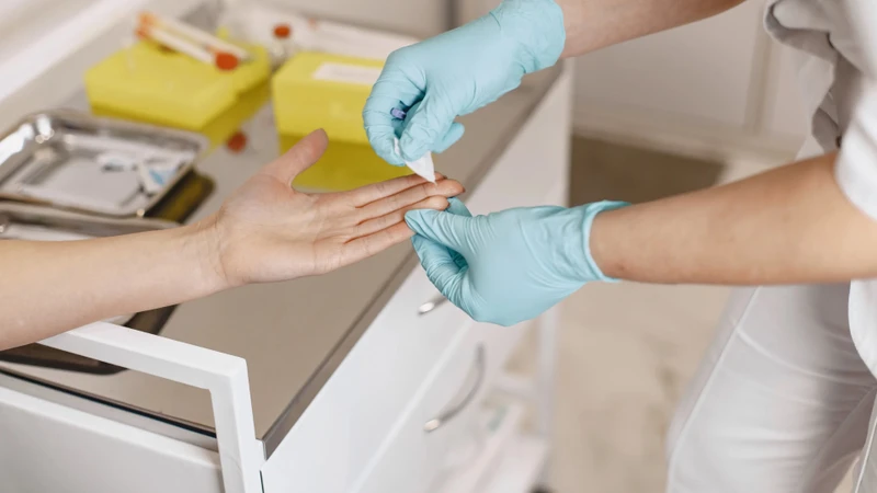 Xét nghiệm máu bao nhiêu tiền? Vì sao nên thực hiện xét nghiệm máu? 5