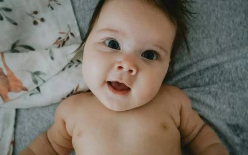 Xơ hóa cơ ức đòn chũm là tình trạng cơ ức đòn chũm bị xơ cứng gây vẹo cổ bẩm sinh