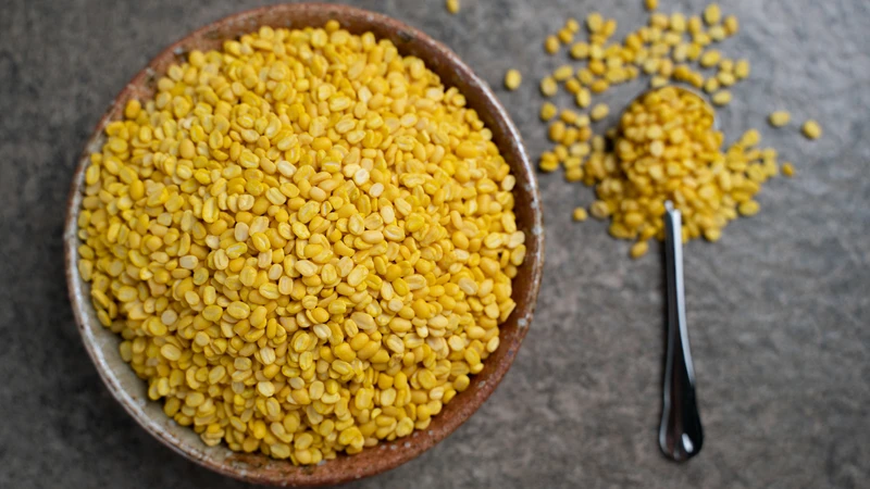 Đậu xanh trong xôi xéo cung cấp protein thực vật, hỗ trợ cơ bắp, giúp no lâu và tốt cho tiêu hóa