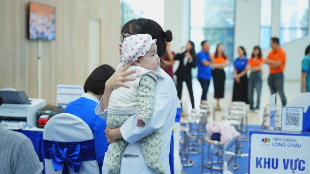 lich-tiem-chung-tre-em-day-du-phu-huynh-can-nam 1.jpg