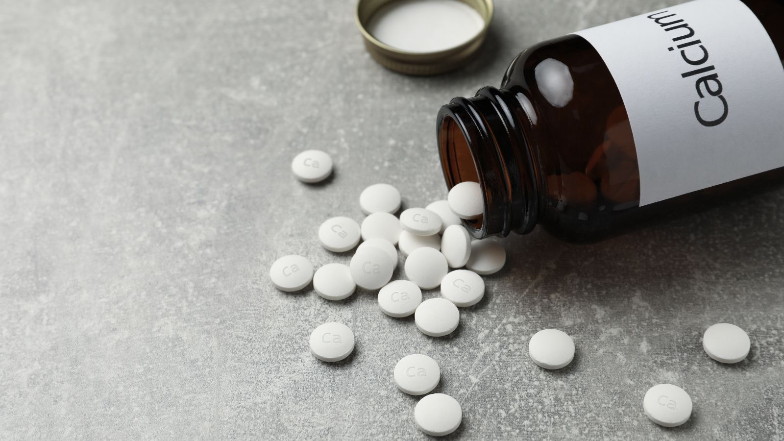 Canxi là thành phần chính cấu tạo nên xương và răng