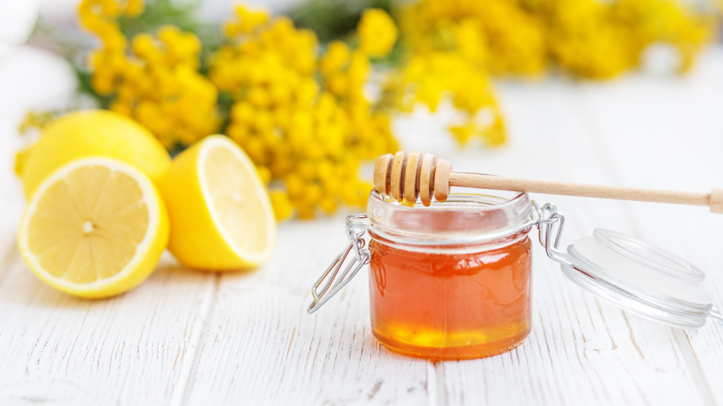 Thành phần nổi bật nhất của chanh là vitamin C, một chất tham gia vào quá trình oxy hóa chất béo