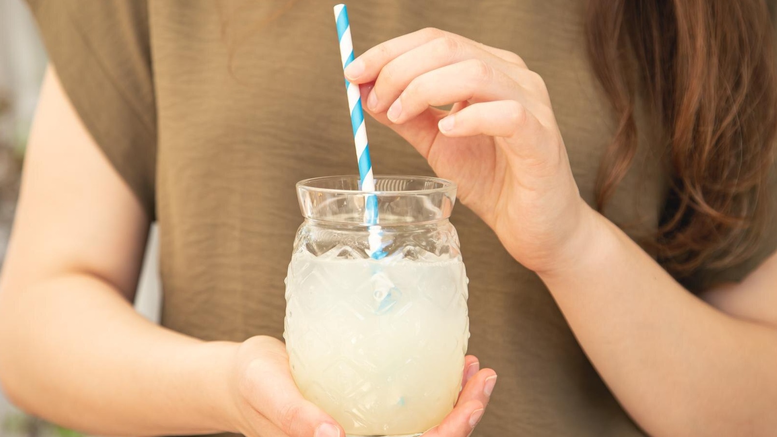 Uống nước dừa không dễ gây tăng cân nếu được sử dụng đúng cách và với lượng hợp lý