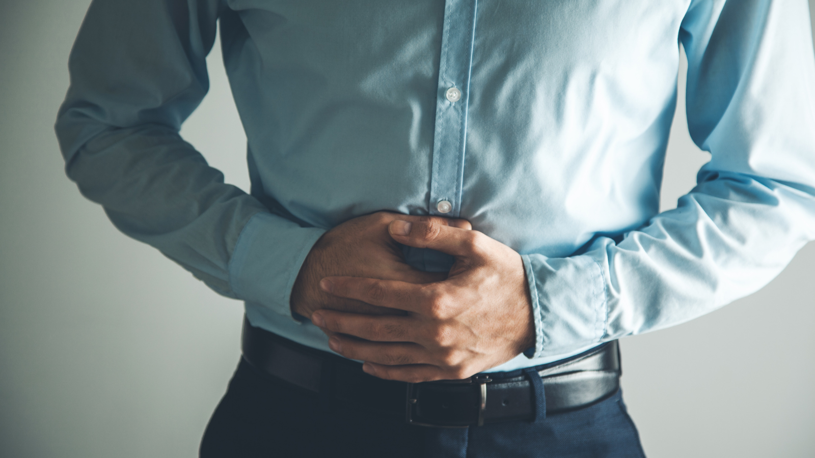 Uống nước dừa hằng ngày gây đầy bụng, khó tiêu